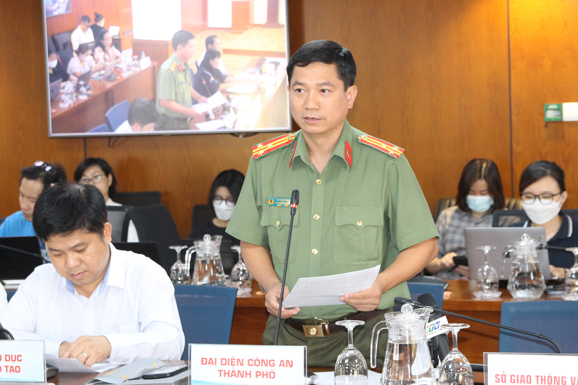 Thượng tá Lê Mạnh Hà, Phó Trưởng Phòng tham mưu Công an TP. Hồ Chí Minh phát biểu tại buổi họp báo (Ảnh: H.Hào).